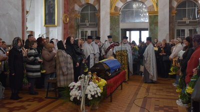 Загинув понад 1,5 роки тому: у Луцьку попрощалися із 34-річним бійцем Святославом Юзефчуком Загинув понад 1,5 роки тому: у Луцьку попрощалися із 34-річним бійцем Святославом Юзефчуком