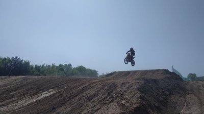 "Траса дуже складна": під Полтавою готуються до змагань з мотокросу