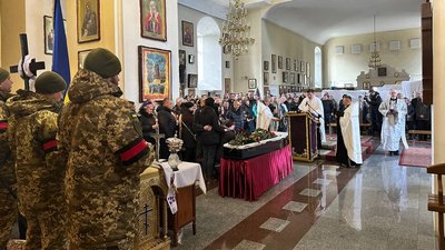 "Він такий безстрашний": у Полтаві попрощалися із 36-річним військовим Ігорем Дорошенком "Він такий безстрашний": у Полтаві попрощалися із 36-річним військовим Ігорем Дорошенком