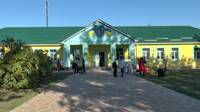 Школа у селі Коломацьке Школа у селі Коломацьке