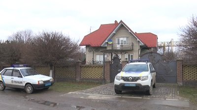 На Львівщині напали на будинок керівника лісгоспу. У поліції розповіли подробиці