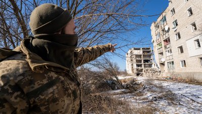 Напружена ситуація вздовж лінії фронту, на Донеччині та Херсонщині є загиблі. Як минула ніч у регіонах