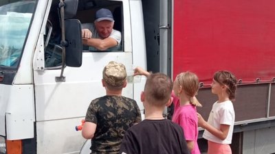 Жителі одного з сіл Чуднівщини придбали та передали воїнам-землякам з Житомирської області автівку Жителі одного з сіл Чуднівщини придбали та передали воїнам-землякам з Житомирської області автівку