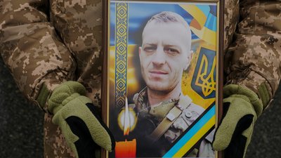 В Ужгороді попрощалися із загиблим військовим Володимиром Малєвим
