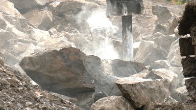 Ремонт дороги в горах Ремонт дороги в горах