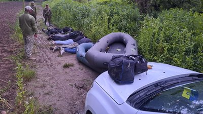На Закарпатті затримали 7 чоловіків, які хотіли через річку Тиса потрапити до Угорщини