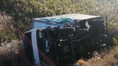 На Одещині травмувалися дві людини внаслідок зіткнення фургону та вантажівки На Одещині травмувалися дві людини внаслідок зіткнення фургону та вантажівки