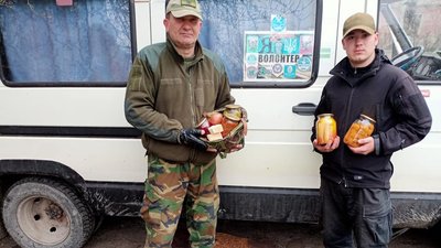 Тернопільські волонтери розпочали акцію "Великодній кошик для солдата" Тернопільські волонтери розпочали акцію "Великодній кошик для солдата"