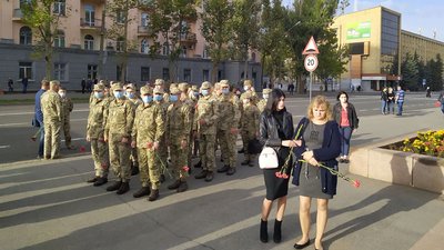 У Миколаєві відбулось прощання із курсантами, які загинули в авікатастрофі Ан-26 У Миколаєві відбулось прощання із курсантами, які загинули в авікатастрофі Ан-26
