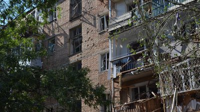 Ранковий обстріл житлових будинків у Миколаєві. Що розповіли місцеві жителі та співробітники екстрених служб Ранковий обстріл житлових будинків у Миколаєві. Що розповіли місцеві жителі та співробітники екстрених служб