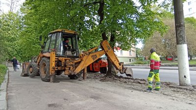У Житомирі розпочали ремонтувати тротуари: на яких вулицях з'явиться нове покриття У Житомирі розпочали ремонтувати тротуари: на яких вулицях з'явиться нове покриття