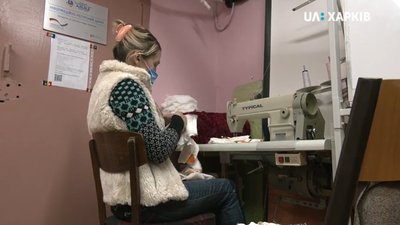 Волонтери у Харкові шиють безкоштовні захисні маски Волонтери у Харкові шиють безкоштовні захисні маски
