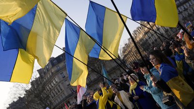 У Парижі провели марш на підтримку України У Парижі провели марш на підтримку України