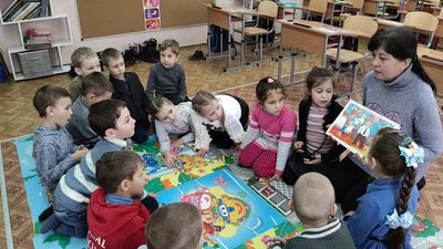 На Херсонщині школярі взяли участь в акції "Хеппі челендж" На Херсонщині школярі взяли участь в акції "Хеппі челендж"