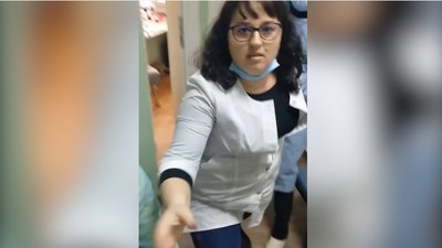 Обізвала та вдарила. Лікарку з Маловисківської лікарні, яка нагрубила батьку пацієнтки, звільнили