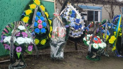 У Хмелівці на Сумщині попрощалися із загиблим бійцем Олександром Зеленським У Хмелівці на Сумщині попрощалися із загиблим бійцем Олександром Зеленським