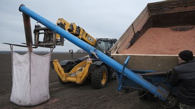Посівна кампанія 2022: В громаді на Вінниччині ярими культурами засіяли 40% від запланованих площ Посівна кампанія 2022: В громаді на Вінниччині ярими культурами засіяли 40% від запланованих площ