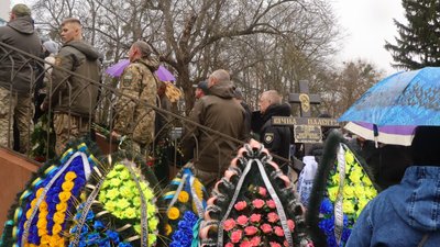 В Охтирці поховали військовослужбовців Олега Стрижака та Андрія Цвика В Охтирці поховали військовослужбовців Олега Стрижака та Андрія Цвика