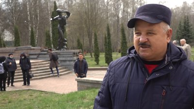 У тернопільському парку висадили туї біля пам’ятника жертвам чорнобильської катастрофи У тернопільському парку висадили туї біля пам’ятника жертвам чорнобильської катастрофи
