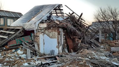 Російська авіабомба розірвала тут все. Житель Миколаївщини розповів про обстріли та окупацію Російська авіабомба розірвала тут все. Житель Миколаївщини розповів про обстріли та окупацію