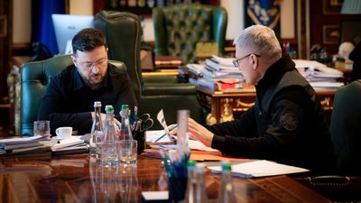 Президент Володимир Зеленський, керівник Служби зовнішньої розвідки України Олег Іващенко