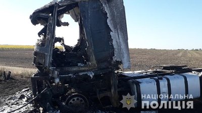 На Одещині чоловіка підозрюють у підпалі вантажівки На Одещині чоловіка підозрюють у підпалі вантажівки