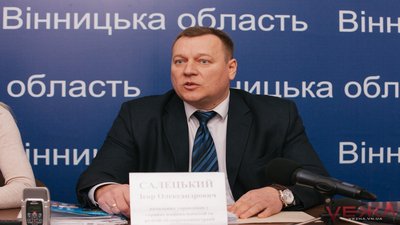 Вінницькі слідчі проводять обшук у кабінеті очільника "релігійного" управління