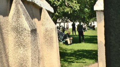 Лише у Яблунівській психлікарні перебуває 90 хворих, які потребують поселення в інтернат. Наразі у психоневрологічних інтернатах області є 34 вільних місця. Фото: Суспільне. Лише у Яблунівській психлікарні перебуває 90 хворих, які потребують поселення в інтернат. Наразі у психоневрологічних інтернатах області є 34 вільних місця. Фото: Суспільне.