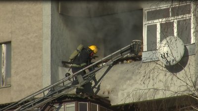 Лучанка, яку врятували з палаючої квартири, госпіталізована