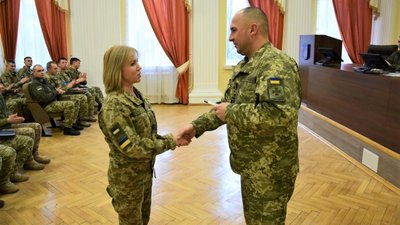 Звільнена з російського полону волинянка отримала офіцерське звання