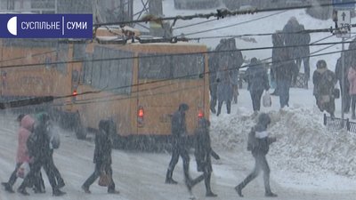 У Сумах понад 50 зупинок залишаються не розчищеними У Сумах понад 50 зупинок залишаються не розчищеними