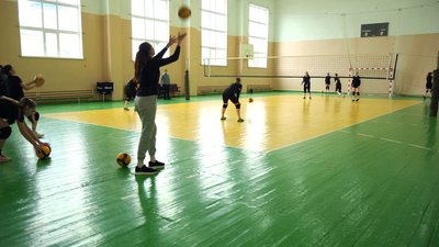 "Тренуються п'ять разів на тиждень": волейболістки з Вінниччини беруть участь у Чемпіонаті України "Тренуються п'ять разів на тиждень": волейболістки з Вінниччини беруть участь у Чемпіонаті України