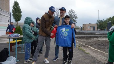 "Молодь знає, що це герої, й пишається ними". У Кропивницькому пам'ять спецпризначенців вшановують футбольними турнірами "Молодь знає, що це герої, й пишається ними". У Кропивницькому пам'ять спецпризначенців вшановують футбольними турнірами