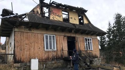 На Прикарпатті судитимуть чоловіка, який хотів спалити жінку з двома дітьми