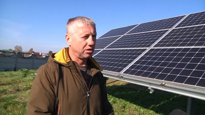 Житель Житомирщини обігріває будинок станцією з сонячних батарей