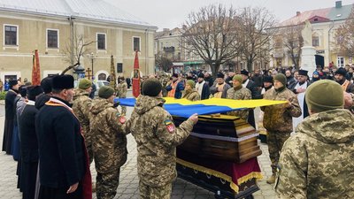 похорон, володимир сапужак, на щиті, бережани, тернопільська область похорон, володимир сапужак, на щиті, бережани, тернопільська область