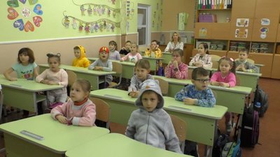Учні чернігівської школи прийшли на уроки в піжамах, щоб підтримати дітей у лікарнях