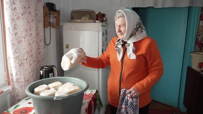 Домашній хліб із печі, яку змурували батьки