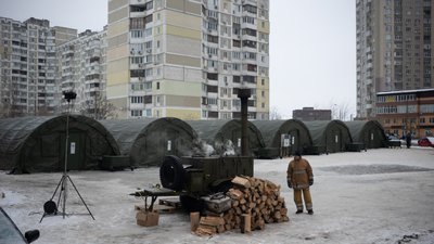 Польова кухня та намети для обігріву ДСНС на Троєщині