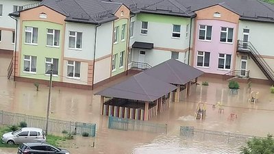 Повінь на Прикарпатті знищує дороги, мости і будинки, є загиблі. Що відбувається у регіоні Повінь на Прикарпатті знищує дороги, мости і будинки, є загиблі. Що відбувається у регіоні