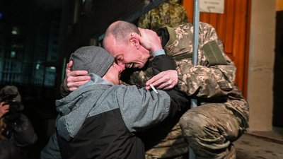 Обмін полонених, артилеристи під Кураховим, стабпункт на Харківщині. Тиждень у фото
