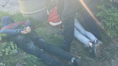 На Житомирщині у гаражі викрили нарколабораторію На Житомирщині у гаражі викрили нарколабораторію