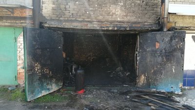 Внаслідок пожежі в гаражі постраждав 28-річний чоловік Внаслідок пожежі в гаражі постраждав 28-річний чоловік