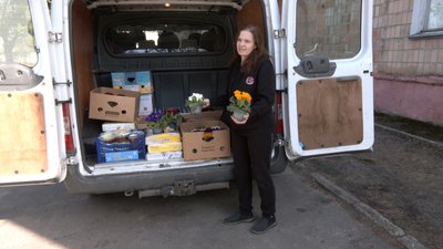 "Хустинка добра": волонтери влаштували акцію для жінок, які лікуються в онкоцентрі Волині "Хустинка добра": волонтери влаштували акцію для жінок, які лікуються в онкоцентрі Волині