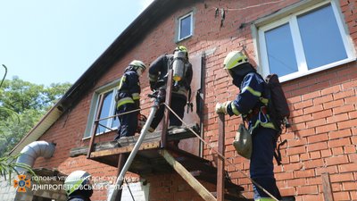 У Дніпрі згорів двоповерховий приватний будинок У Дніпрі згорів двоповерховий приватний будинок