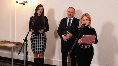 Професорка Черкаського вишу долучилася до створення виставки "Дві війни — одне страждання" у Польщі Професорка Черкаського вишу долучилася до створення виставки "Дві війни — одне страждання" у Польщі