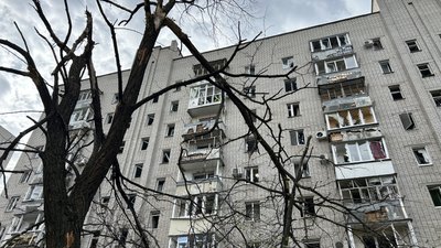 У Кременчуці російський БпЛА влучив у багатоповерхівку