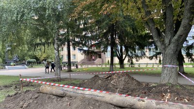 У Полтаві замінили трубу, з якої витікали нечистоти