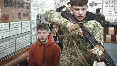 Базова загальновійськова підготовка: як навчають студентів у Рівному