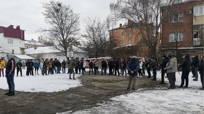 «Краще бути готовими»: у Полтаві навчають поводитися зі зброєю «Краще бути готовими»: у Полтаві навчають поводитися зі зброєю